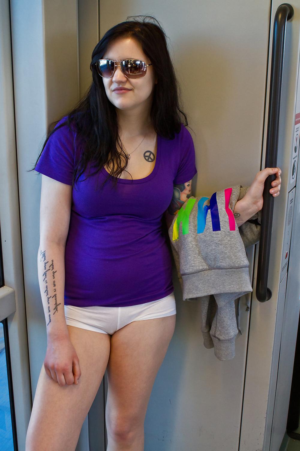 25P No Pants 3