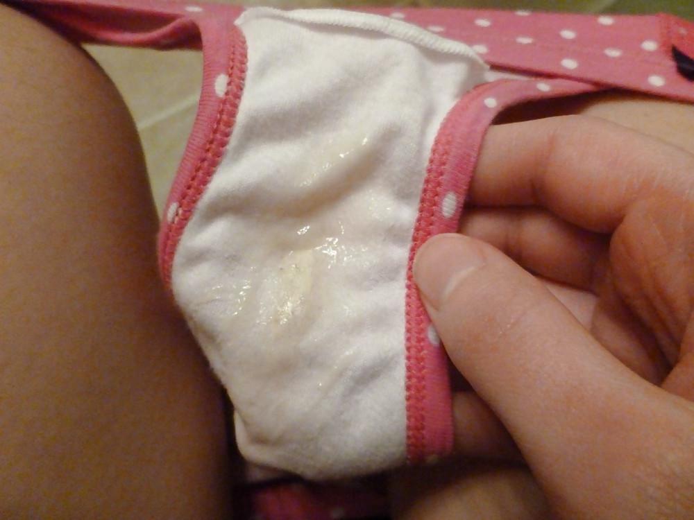 25P Wet panties