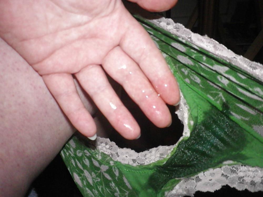 25P Wet panties