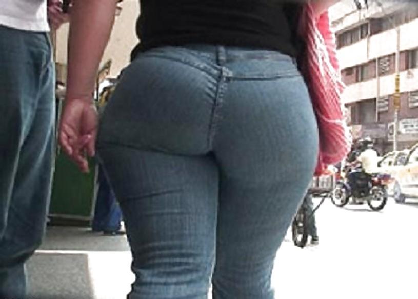 25P Girls in tight pants 19