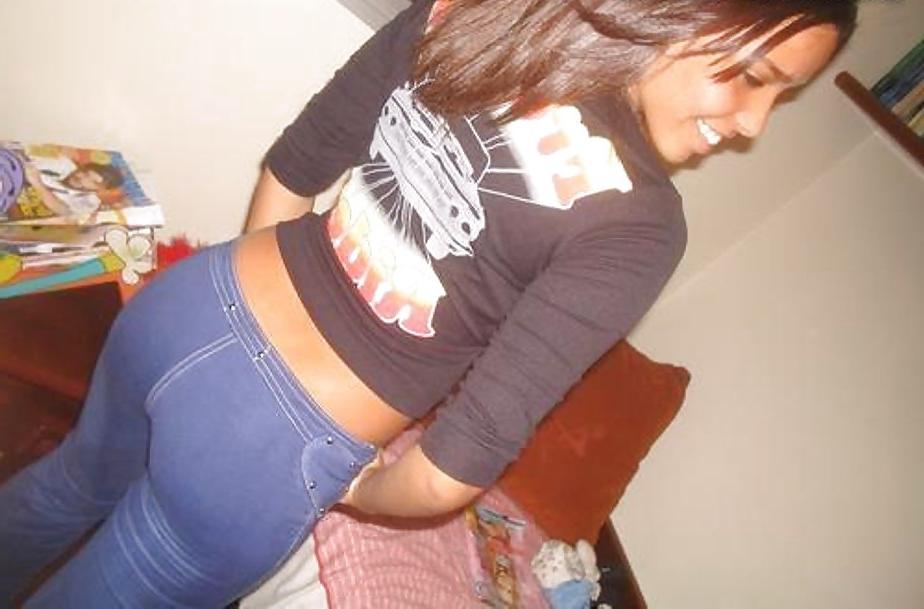 25P Girls in tight pants 19