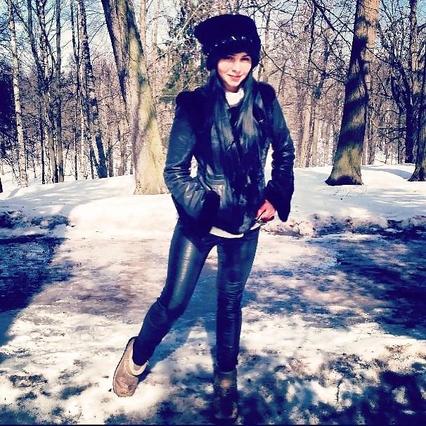 15P Russian girls in sexy leather