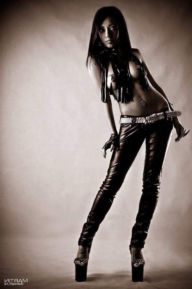 15P Russian girls in sexy leather
