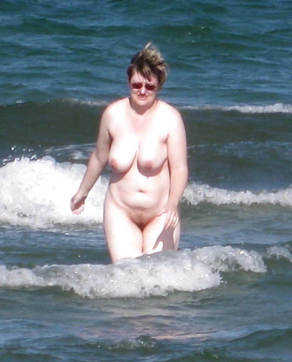 25P On the beach 11