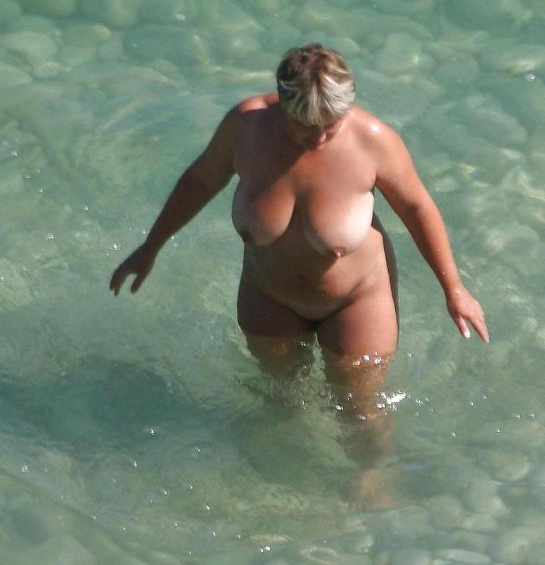 25P On the beach 11