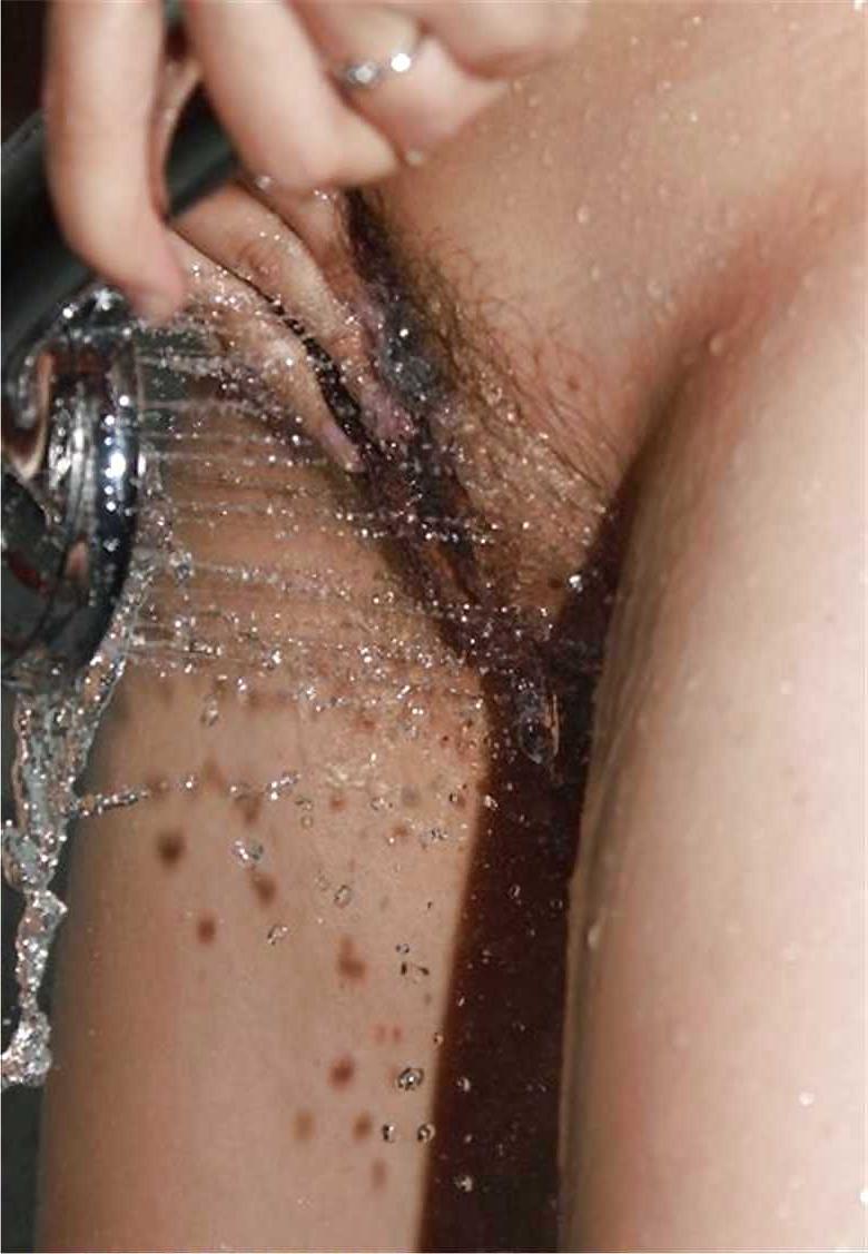 25P Chinese milf taking a shower