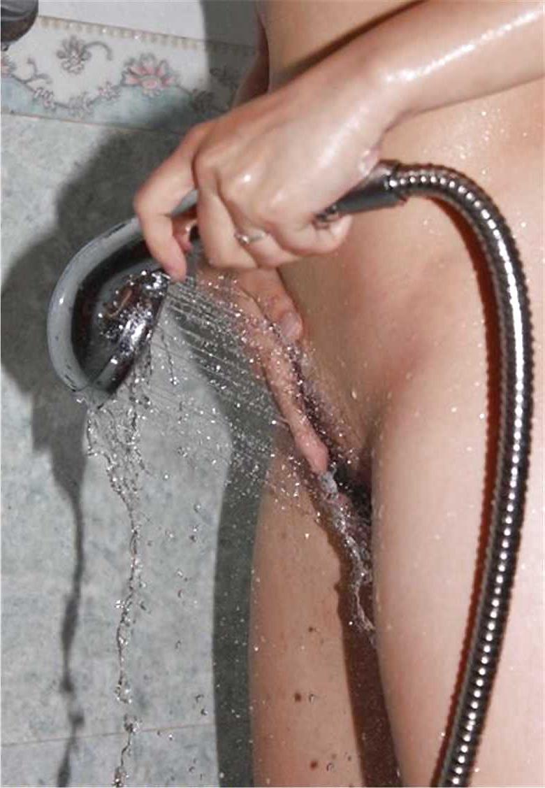 25P Chinese milf taking a shower
