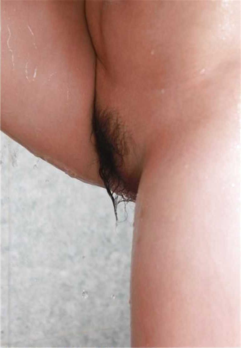 25P Chinese milf taking a shower