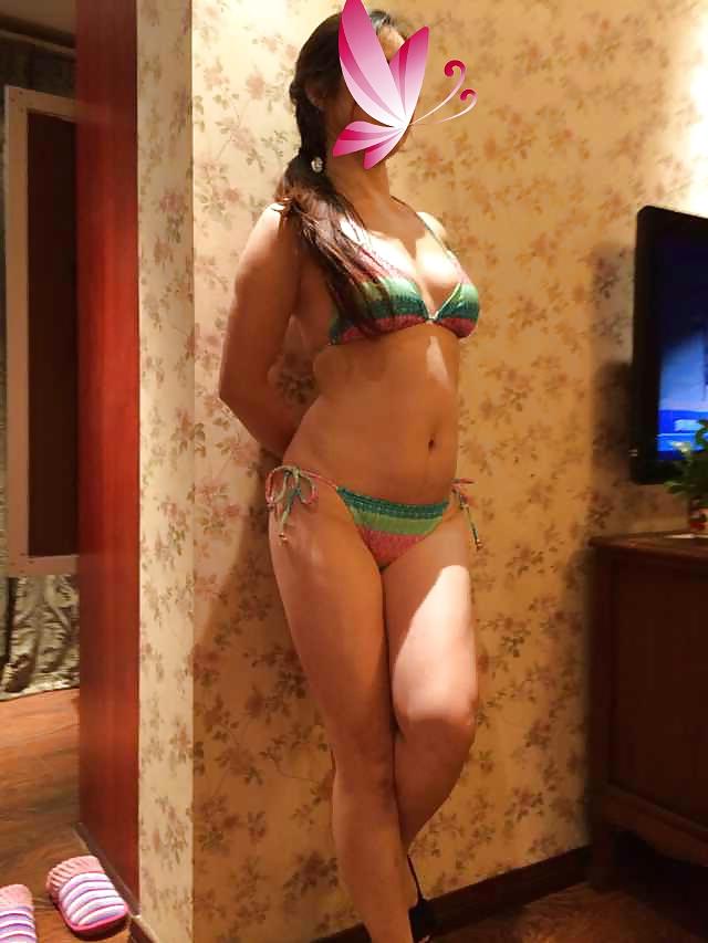 10P Asian Wife In Bikini