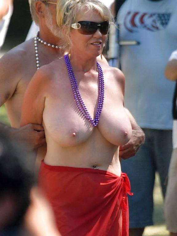 25P Topless Beach - 3