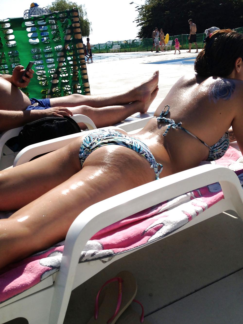 9P Friends teens spy - bikini beach