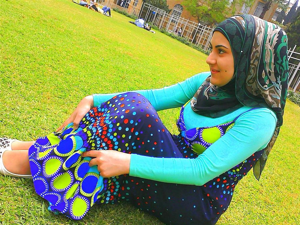 25P Hijab woman