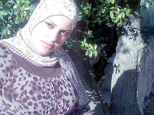 25P Hijab woman