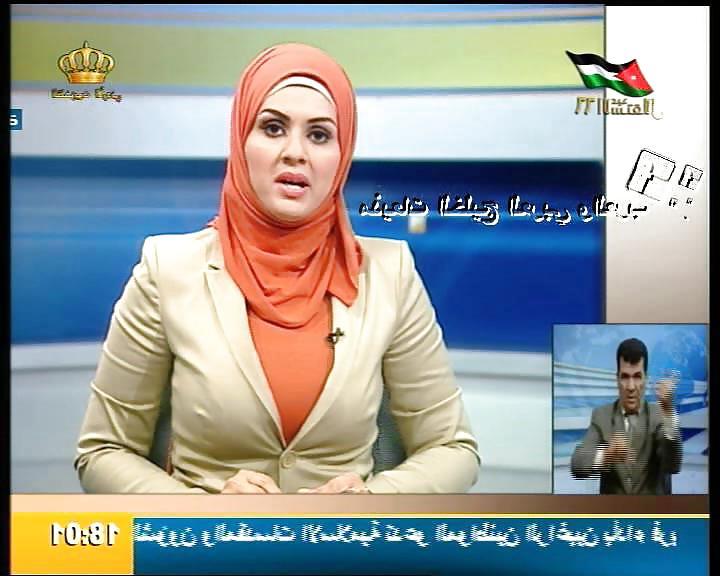 25P Hijab woman