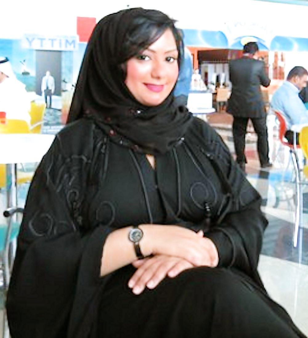 25P Hijab woman