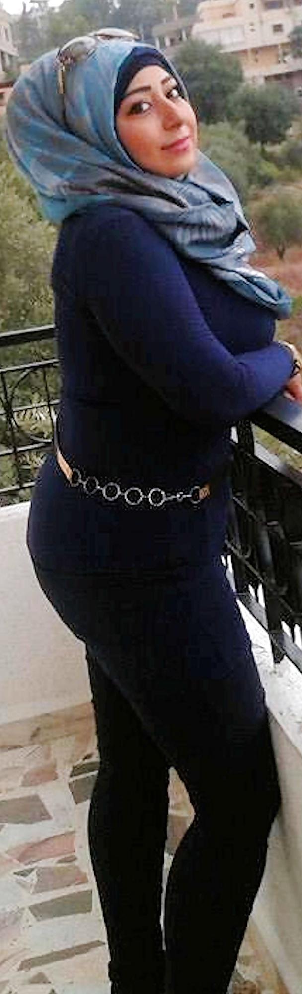 25P Hijab woman