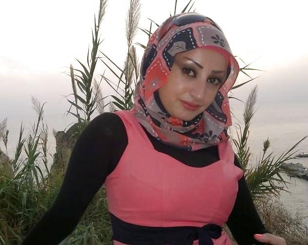25P Hijab woman