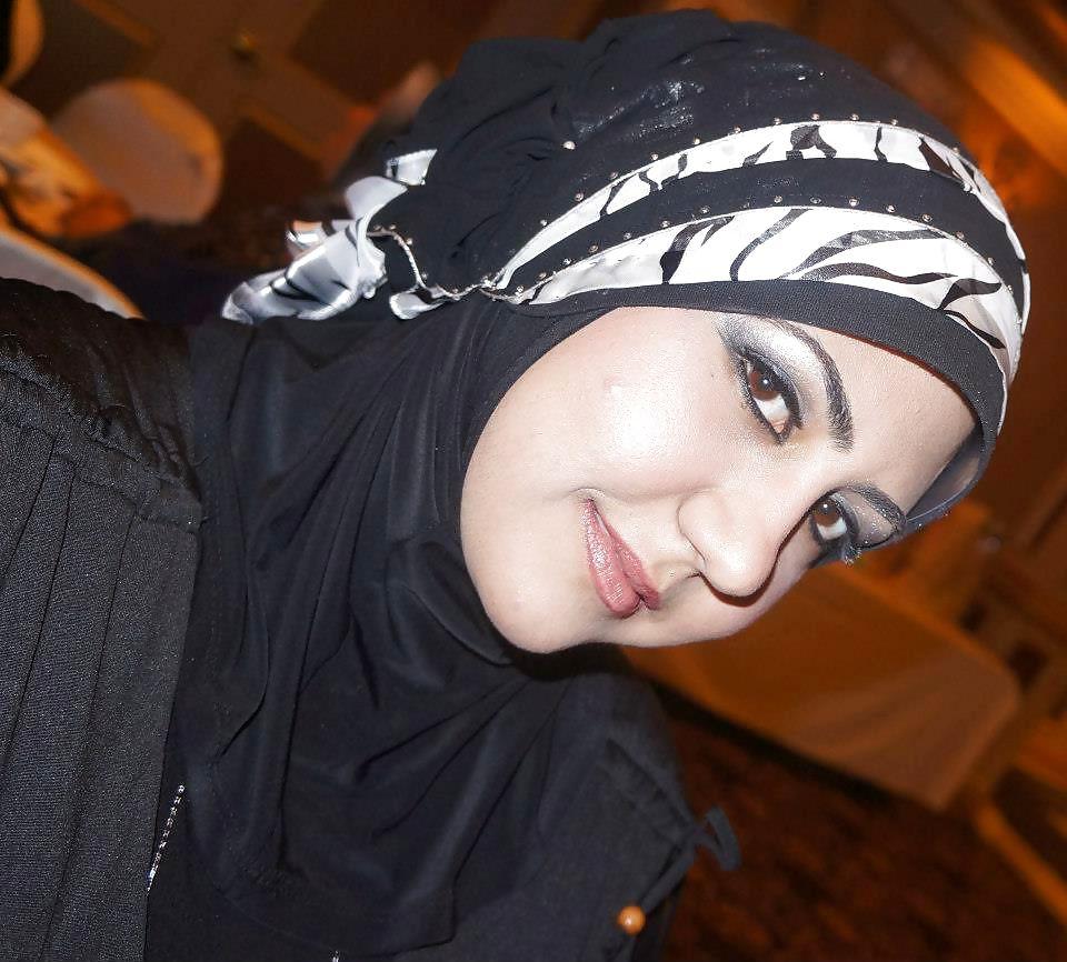 25P Hijab woman