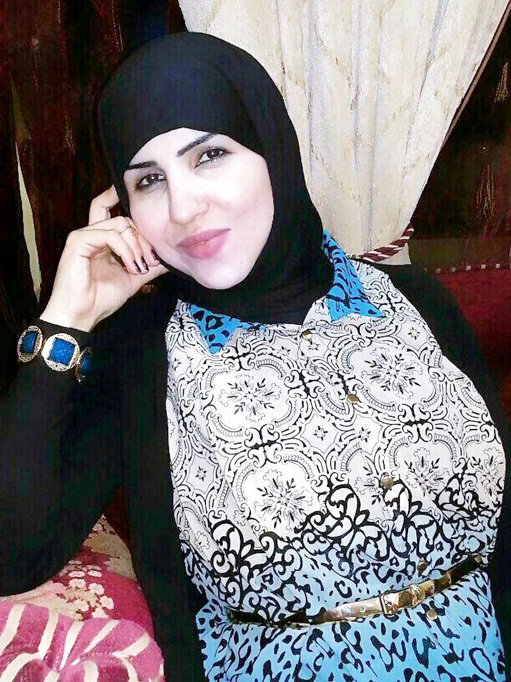 25P Hijab woman