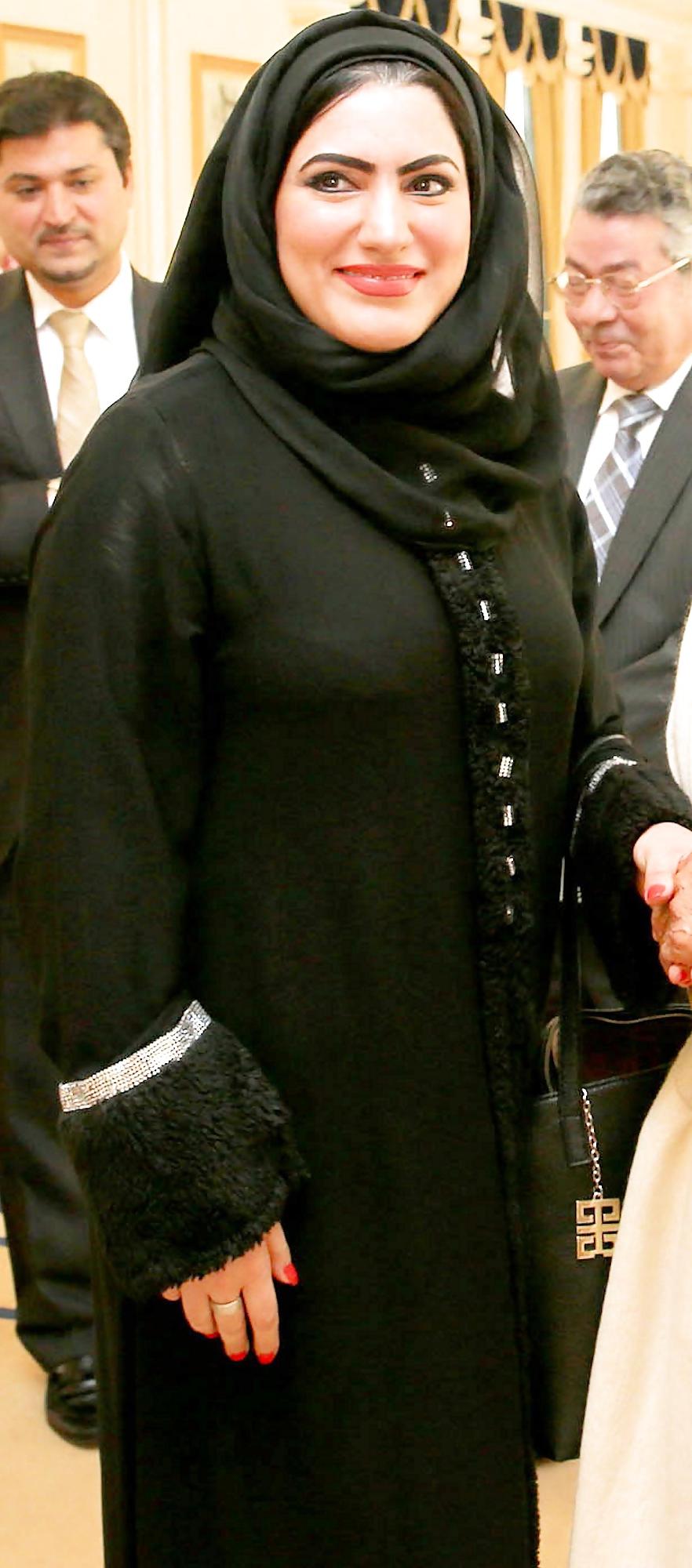 25P Hijab woman