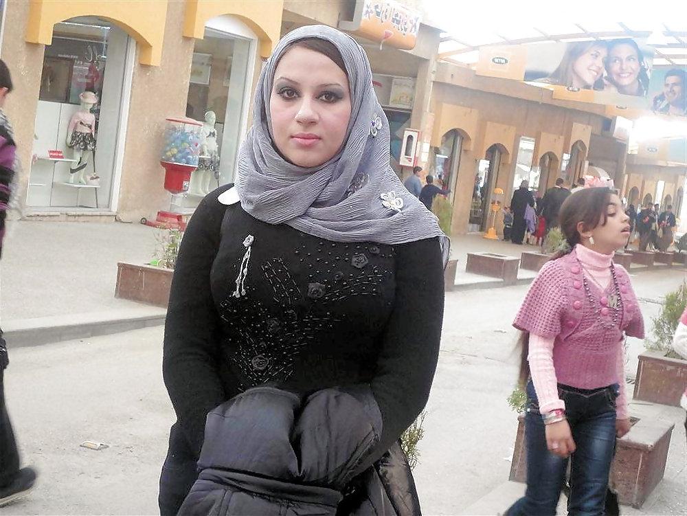 25P Hijab woman