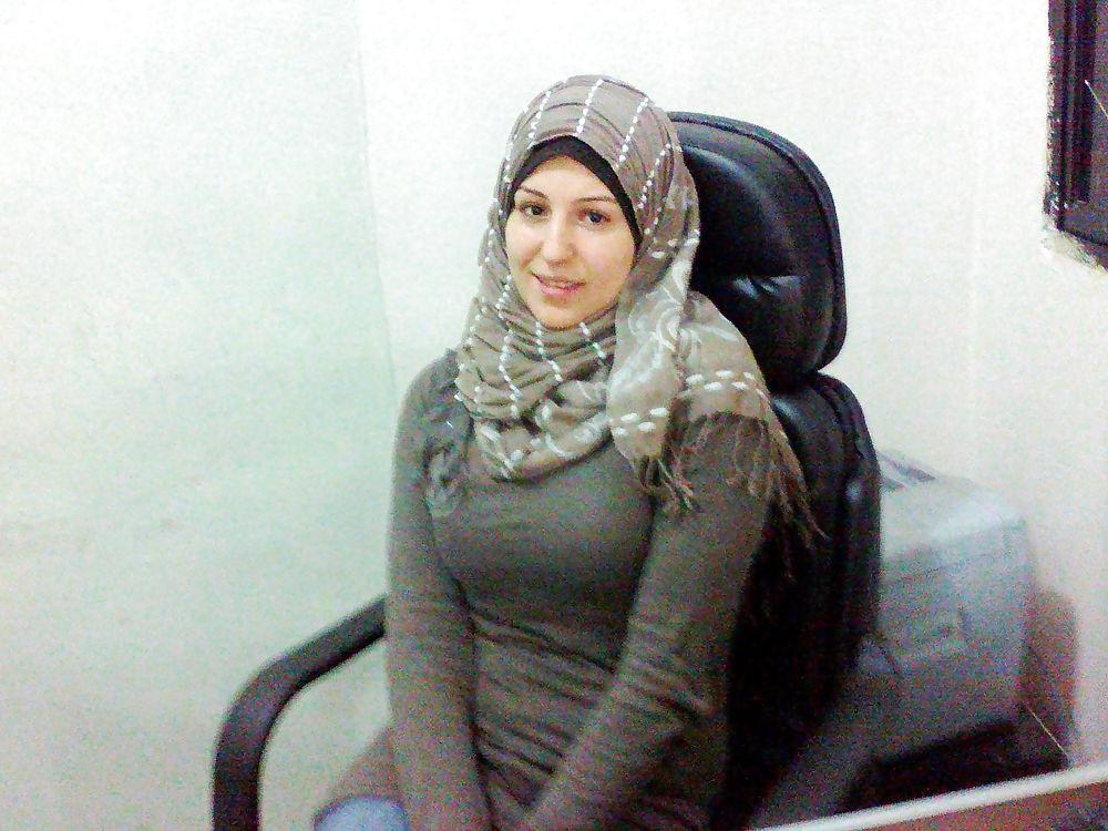 25P Hijab woman