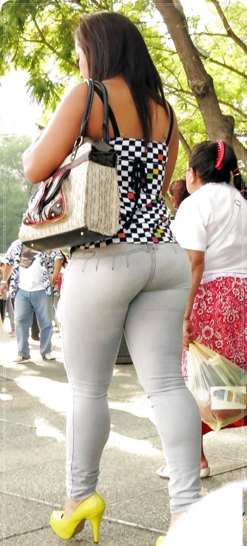25P Girls in tight pants 16