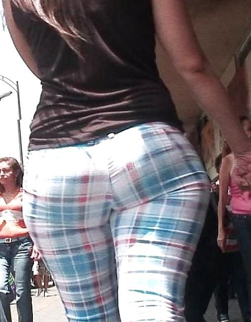 25P Girls in tight pants 16