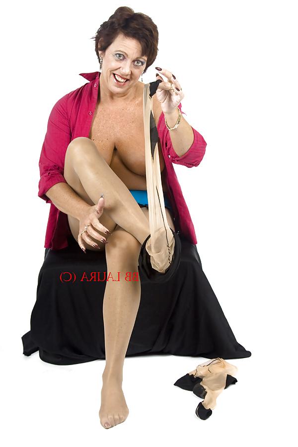 14P My mature FF NYLON feets