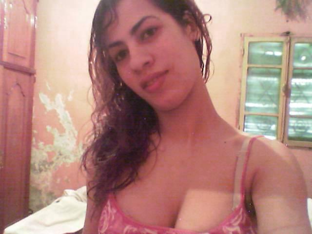 25P Arab Girls 12