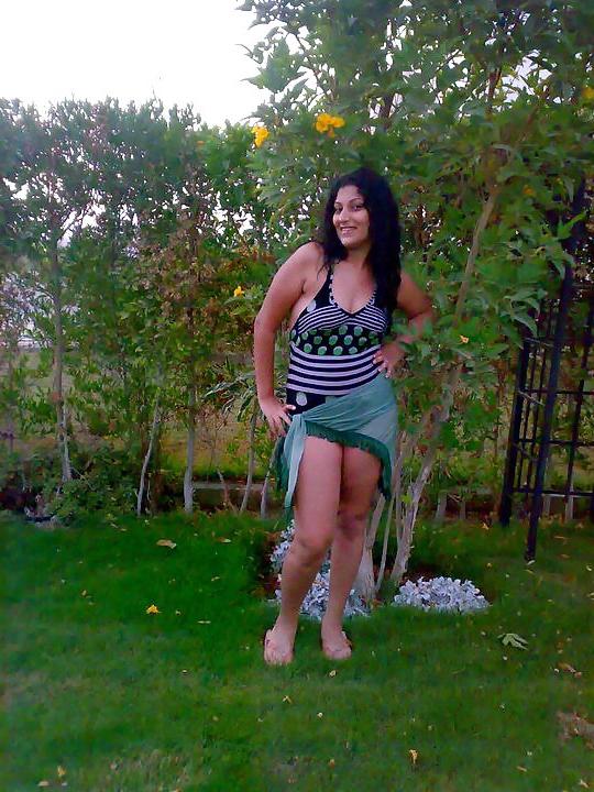 25P Arab Girls 12