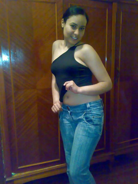 25P Arab Girls 12