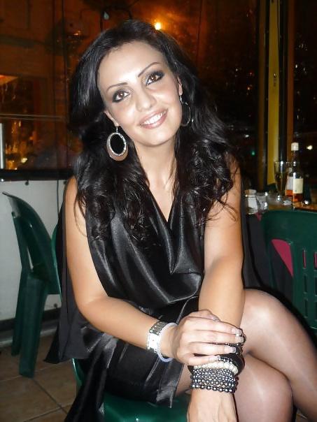 25P Arab Girls 12