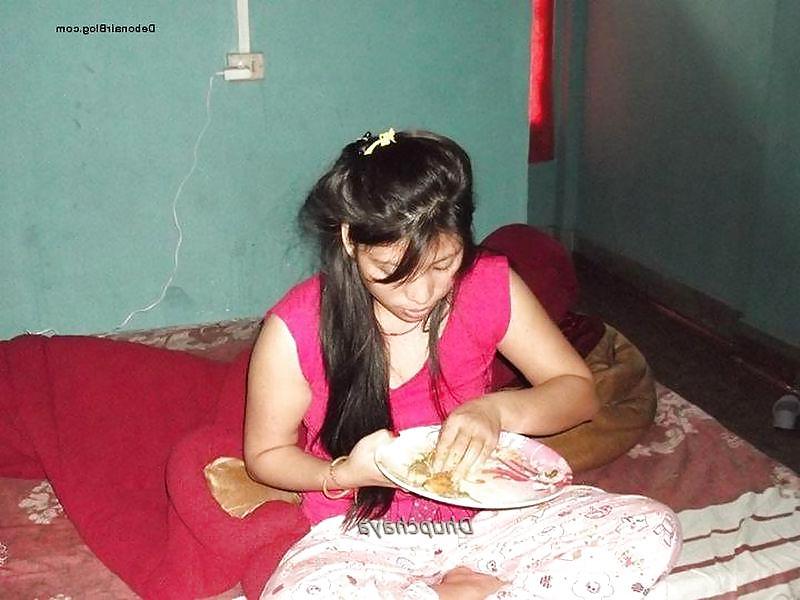 18P Itanagar college call girl naked in bed 