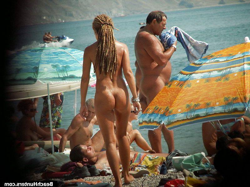 9P Nude beach pics from BeachHunters.com