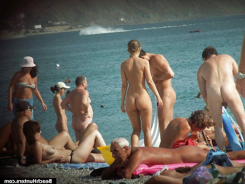 9P Nude beach pics from BeachHunters.com