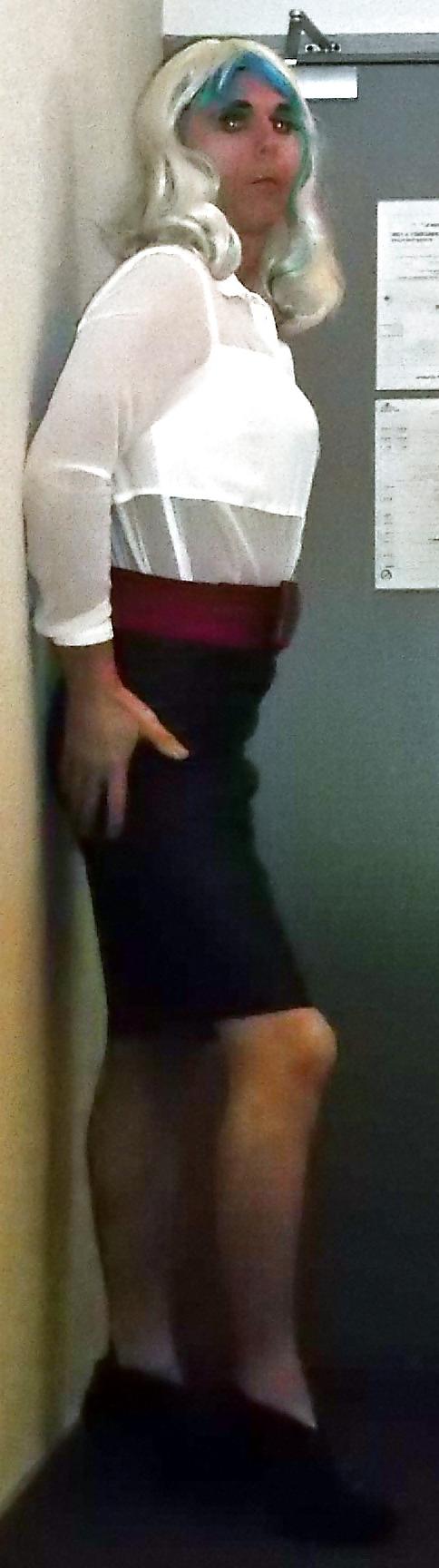 12P New blouse and favorite leather skirt