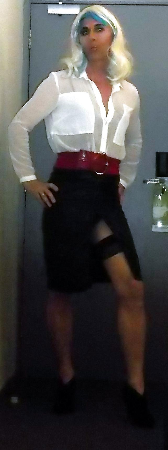 12P New blouse and favorite leather skirt