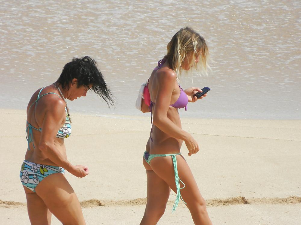 25P Beach Voyeur 001