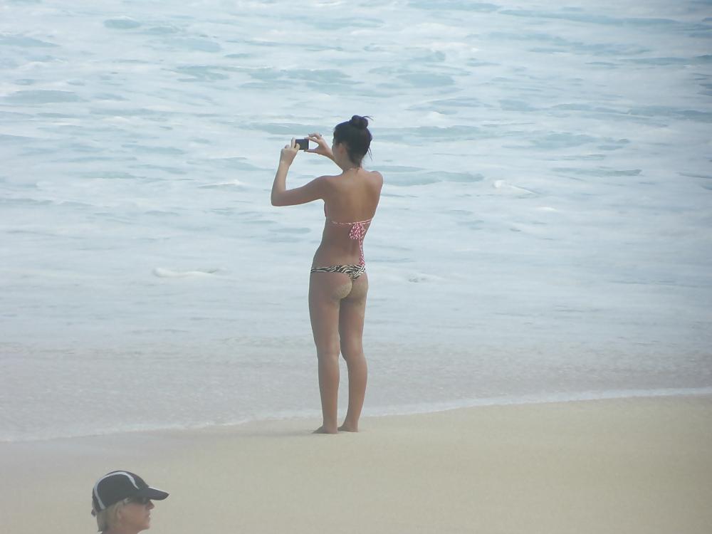 25P Beach Voyeur 001