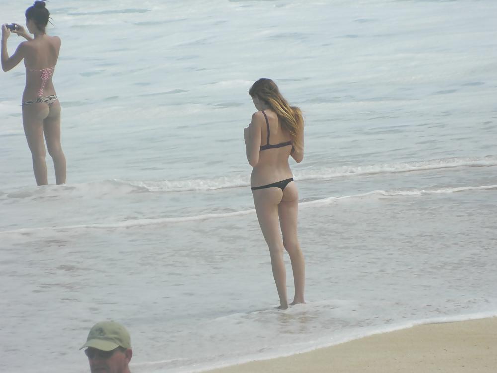 25P Beach Voyeur 001