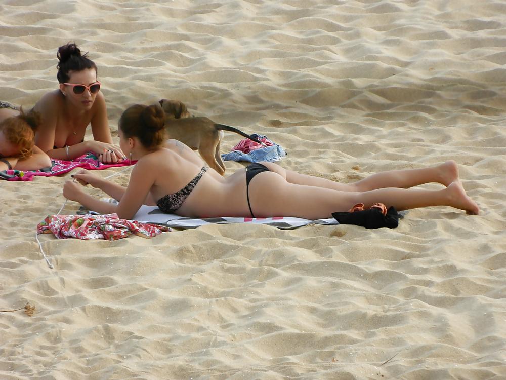 25P Beach Voyeur 001