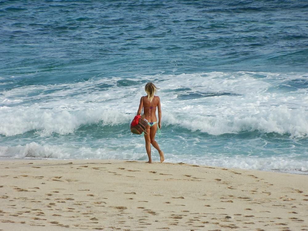 25P Beach Voyeur 001