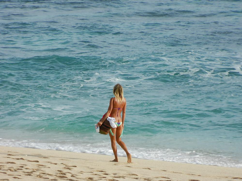 25P Beach Voyeur 001