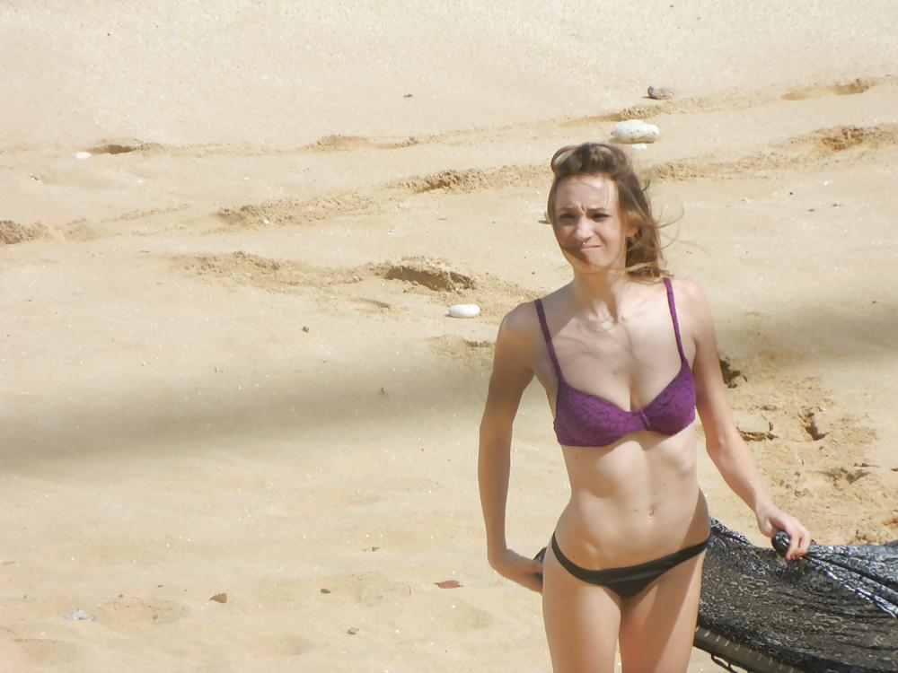25P Beach Voyeur 001