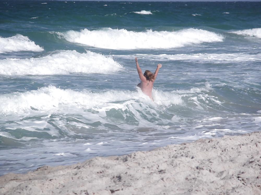 14P The beach ,the birds and a few nudes