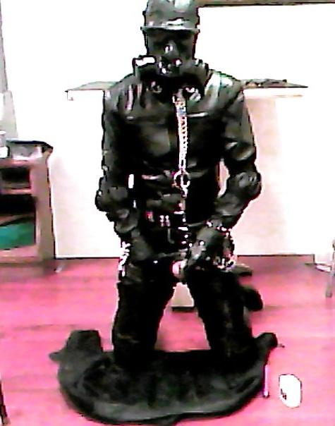 10P Leather Jerkoff Session 3
