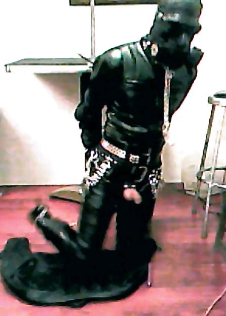 10P Leather Jerkoff Session 3