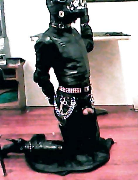 10P Leather Jerkoff Session 3