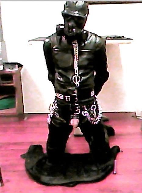 10P Leather Jerkoff Session 6